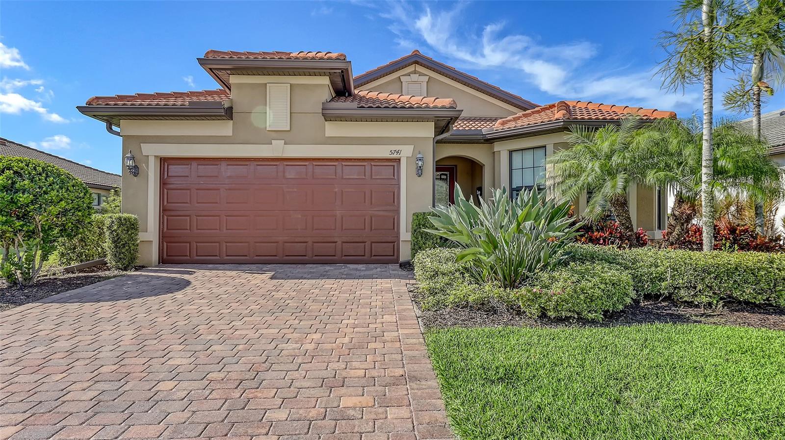 Image 13 of 100 For 5741 Bay Pine Way