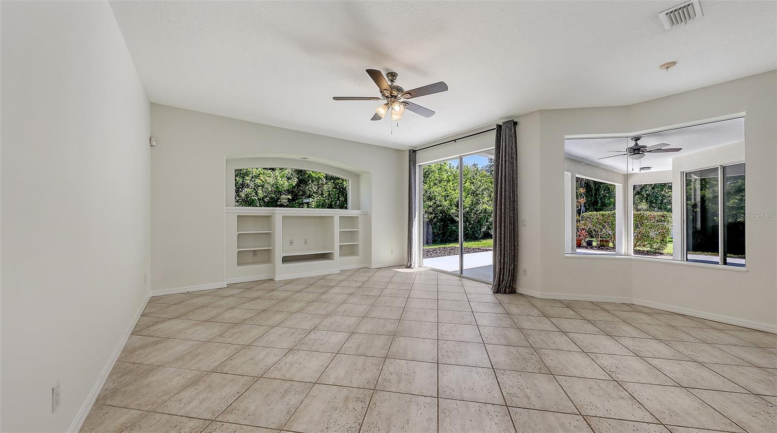 Image 14 of 38 For 4079 Green Tree Avenue