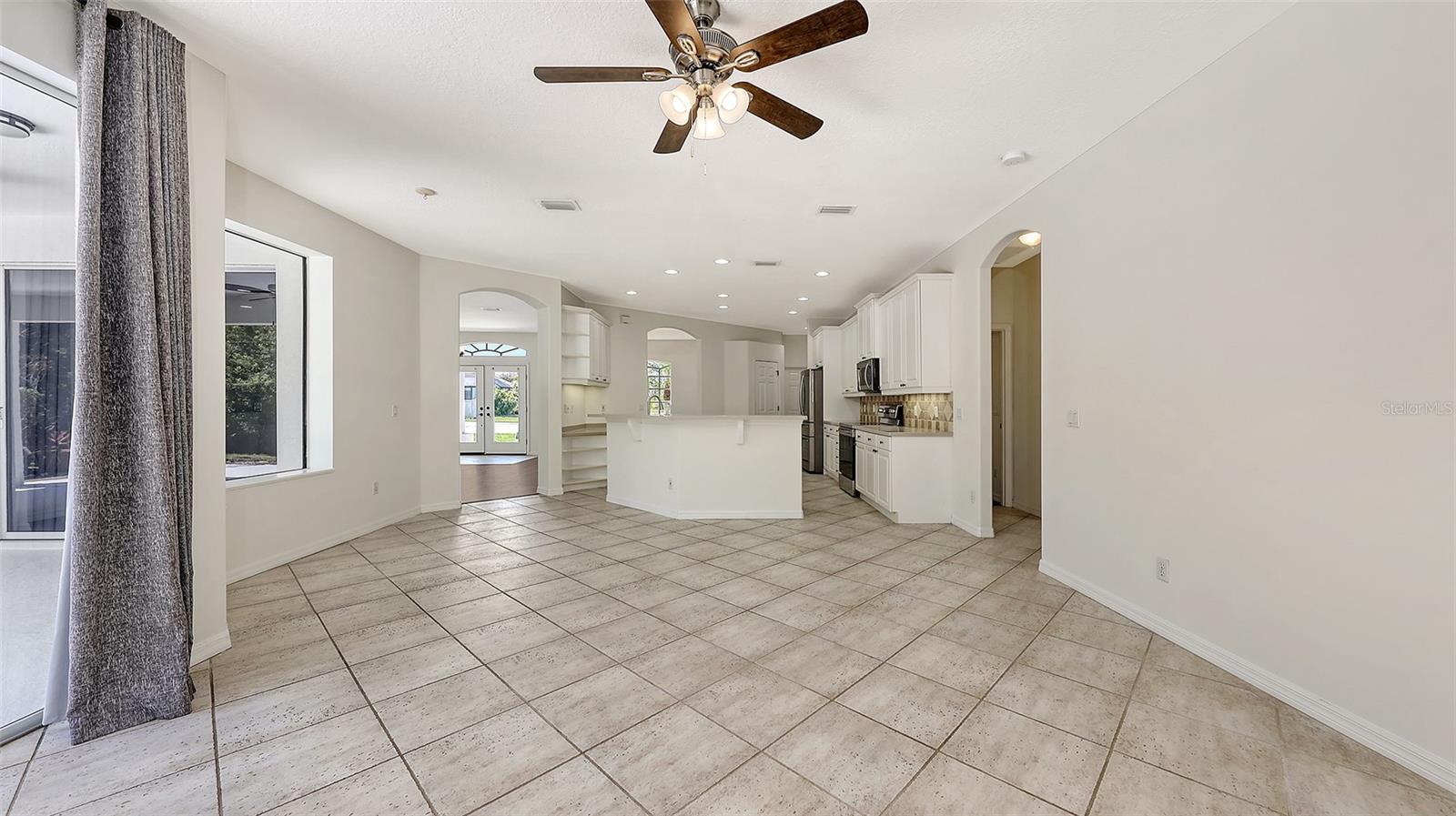 Image 16 of 38 For 4079 Green Tree Avenue
