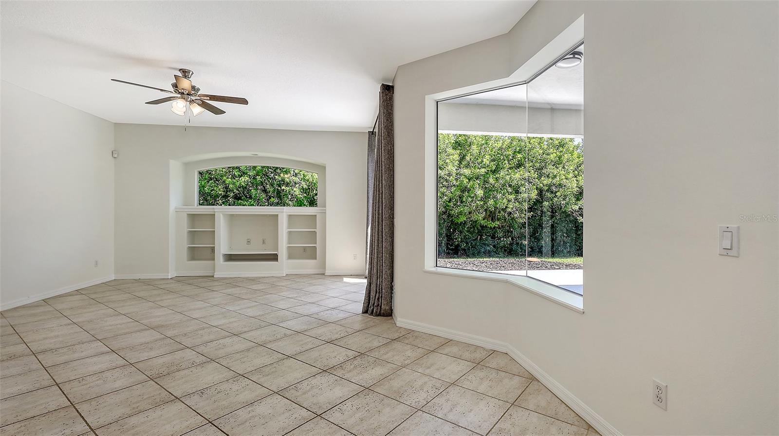 Image 17 of 38 For 4079 Green Tree Avenue
