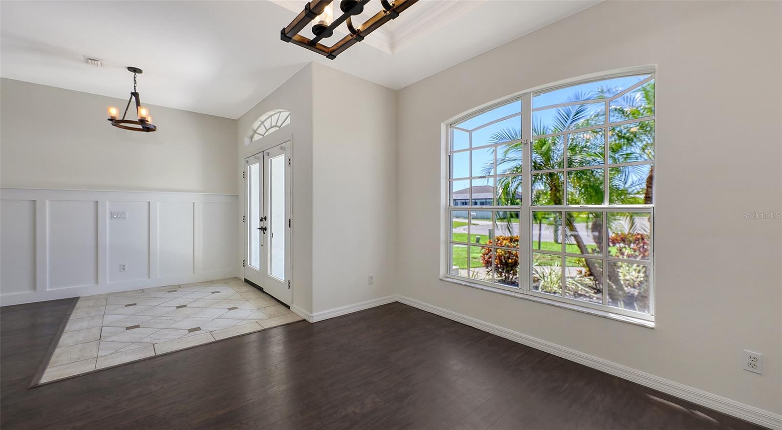 Image 2 of 38 For 4079 Green Tree Avenue