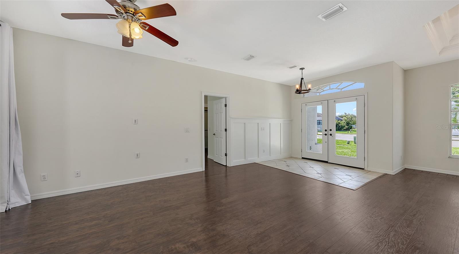 Image 4 of 38 For 4079 Green Tree Avenue