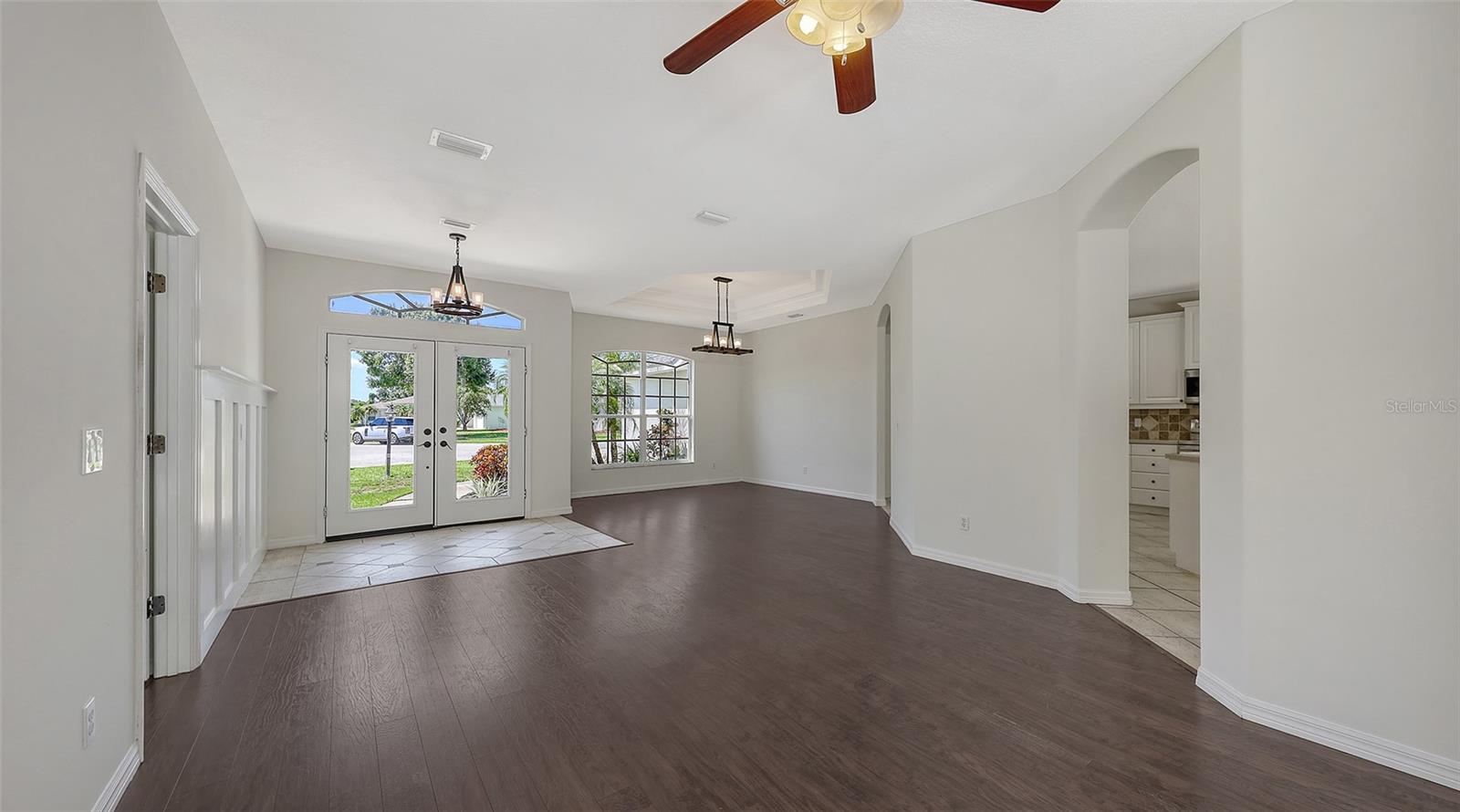Image 5 of 38 For 4079 Green Tree Avenue
