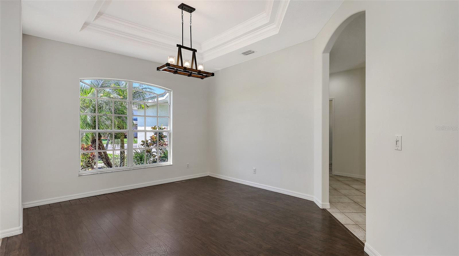 Image 6 of 38 For 4079 Green Tree Avenue