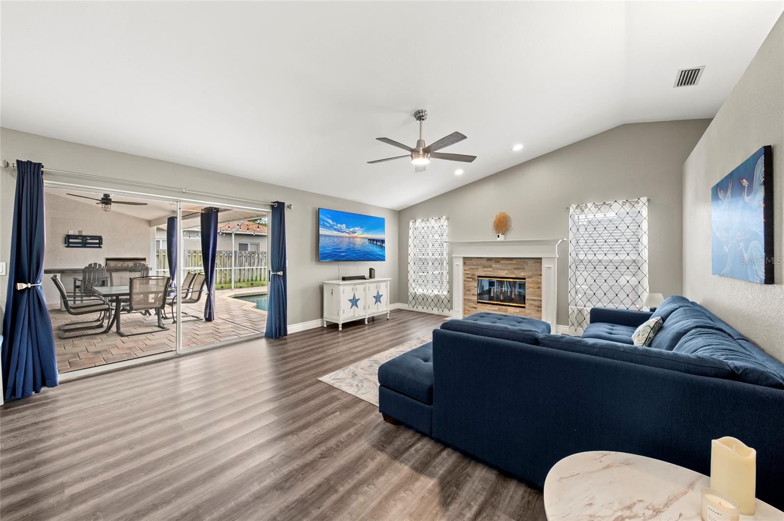 Image 33 of 69 For 4488 Diamond Circle E