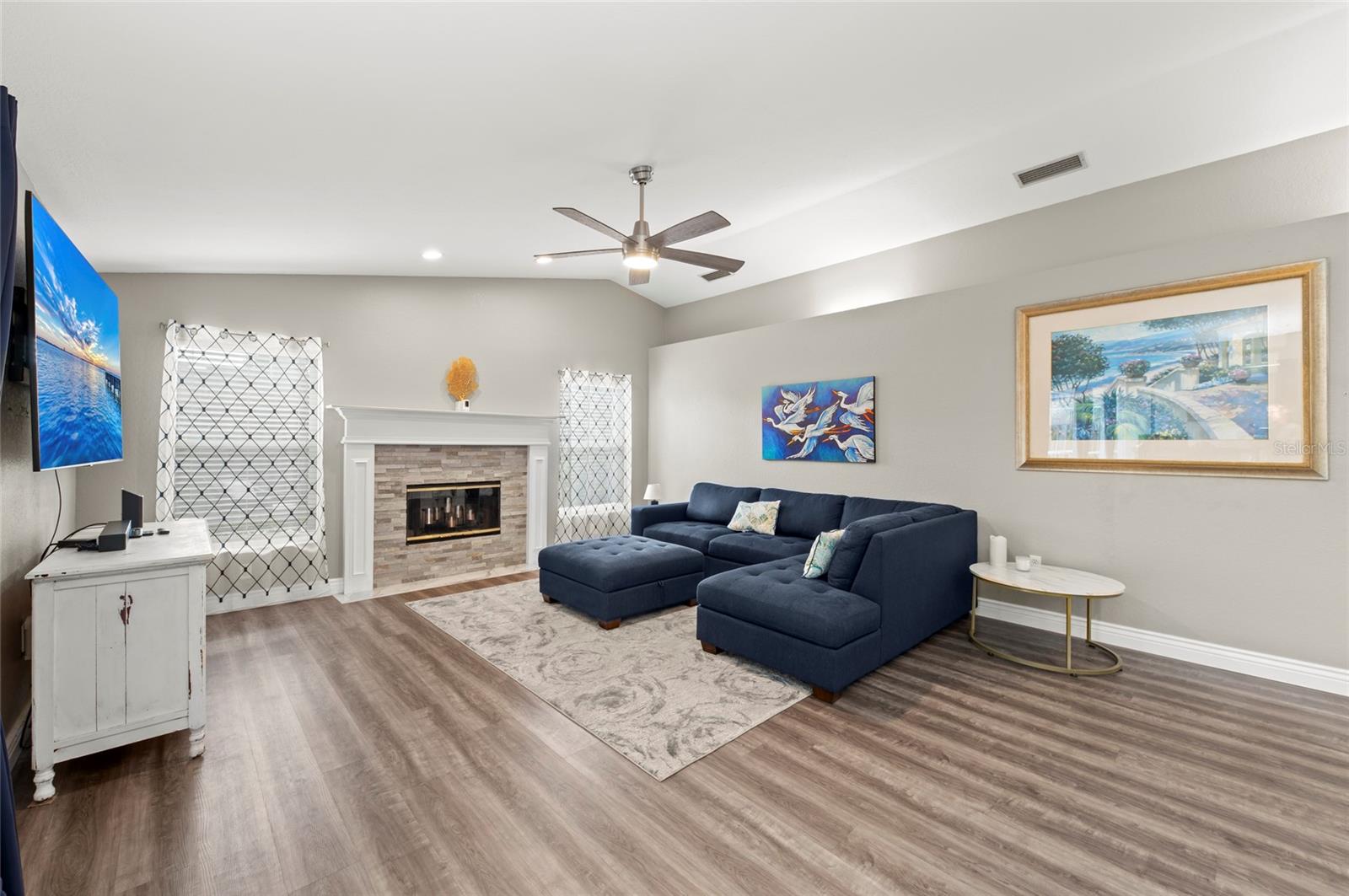 Image 35 of 69 For 4488 Diamond Circle E