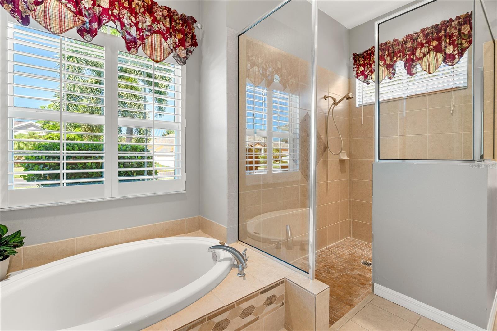 Image 11 of 40 For 6281 Aventura Drive