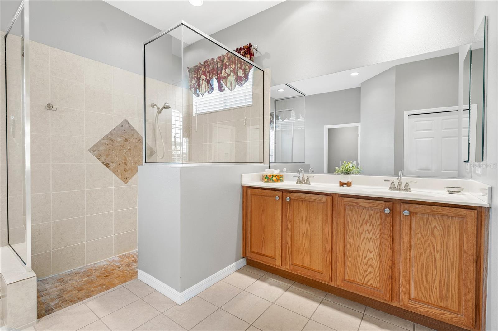 Image 12 of 40 For 6281 Aventura Drive