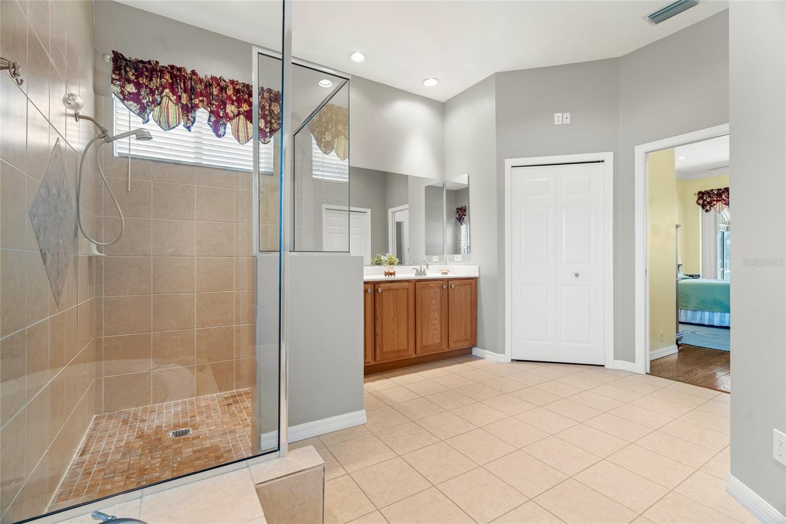 Image 14 of 40 For 6281 Aventura Drive