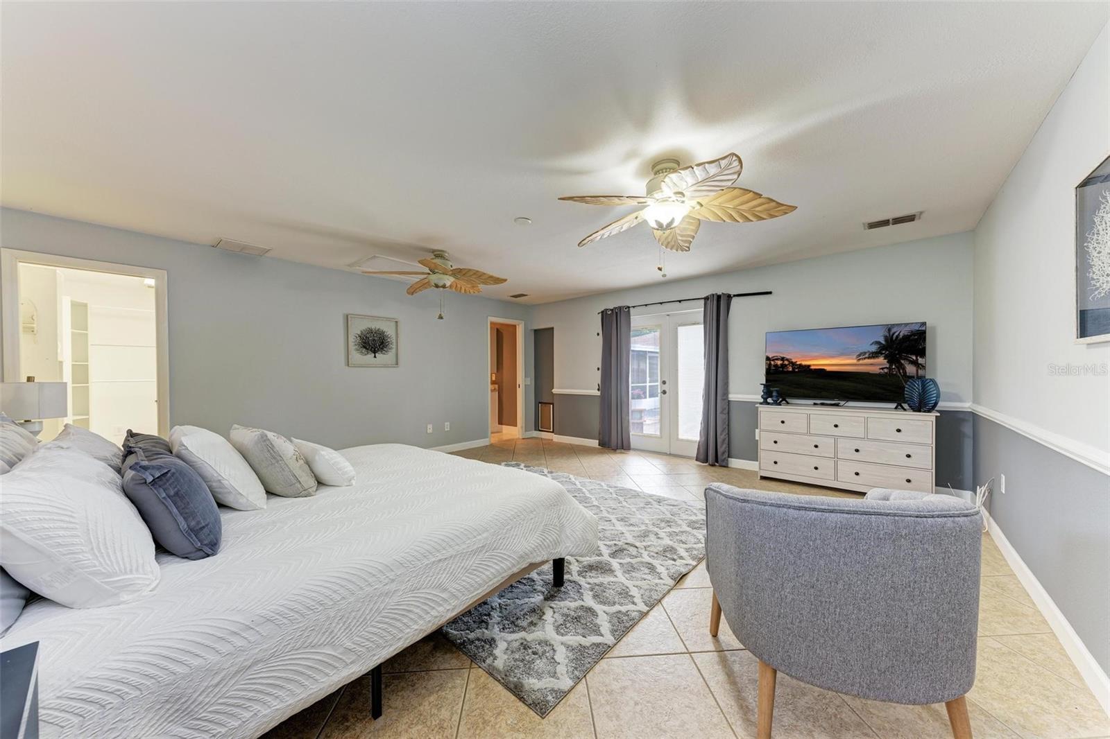 Image 18 of 43 For 6715 12th Avenue Nw