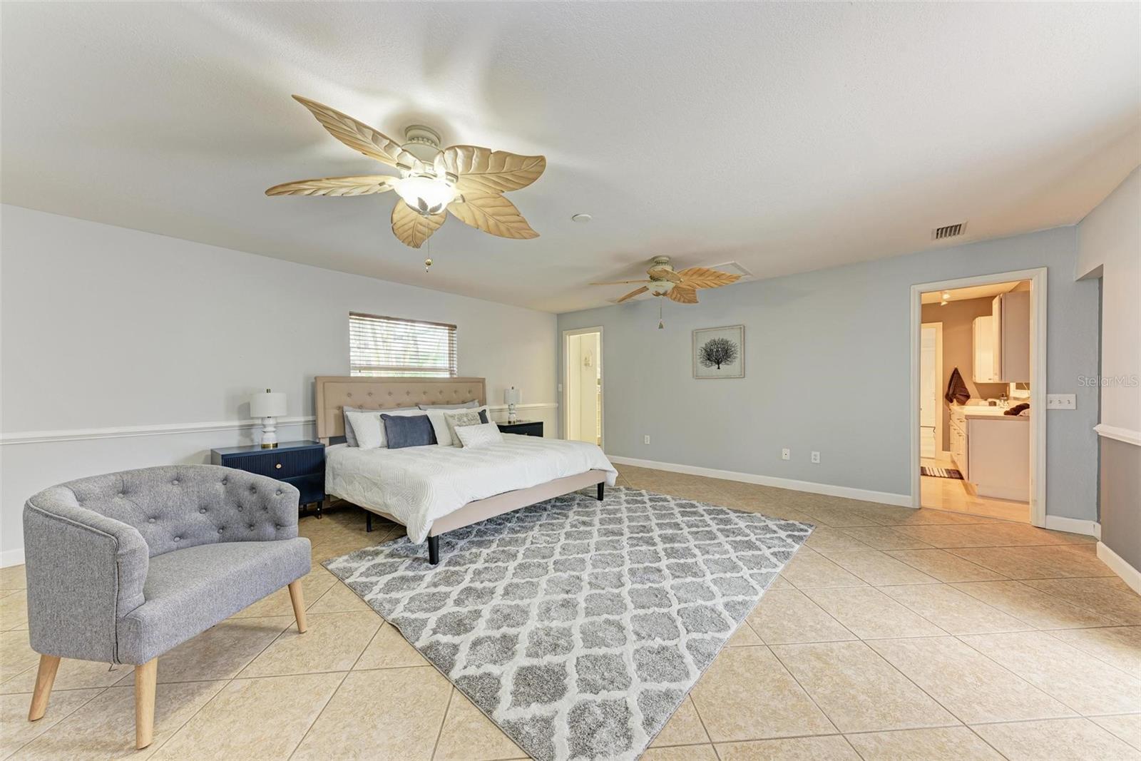 Image 21 of 43 For 6715 12th Avenue Nw