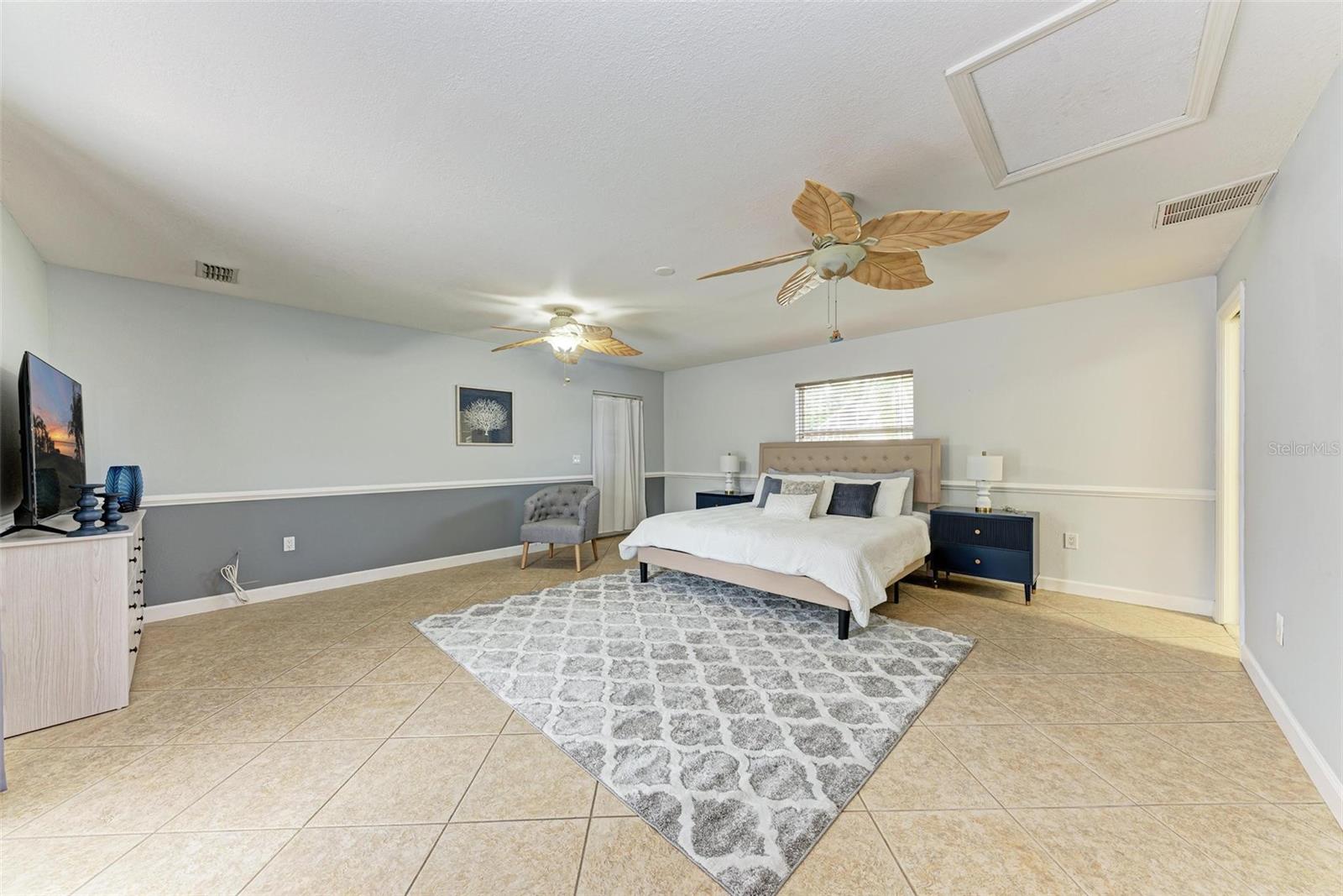 Image 22 of 43 For 6715 12th Avenue Nw