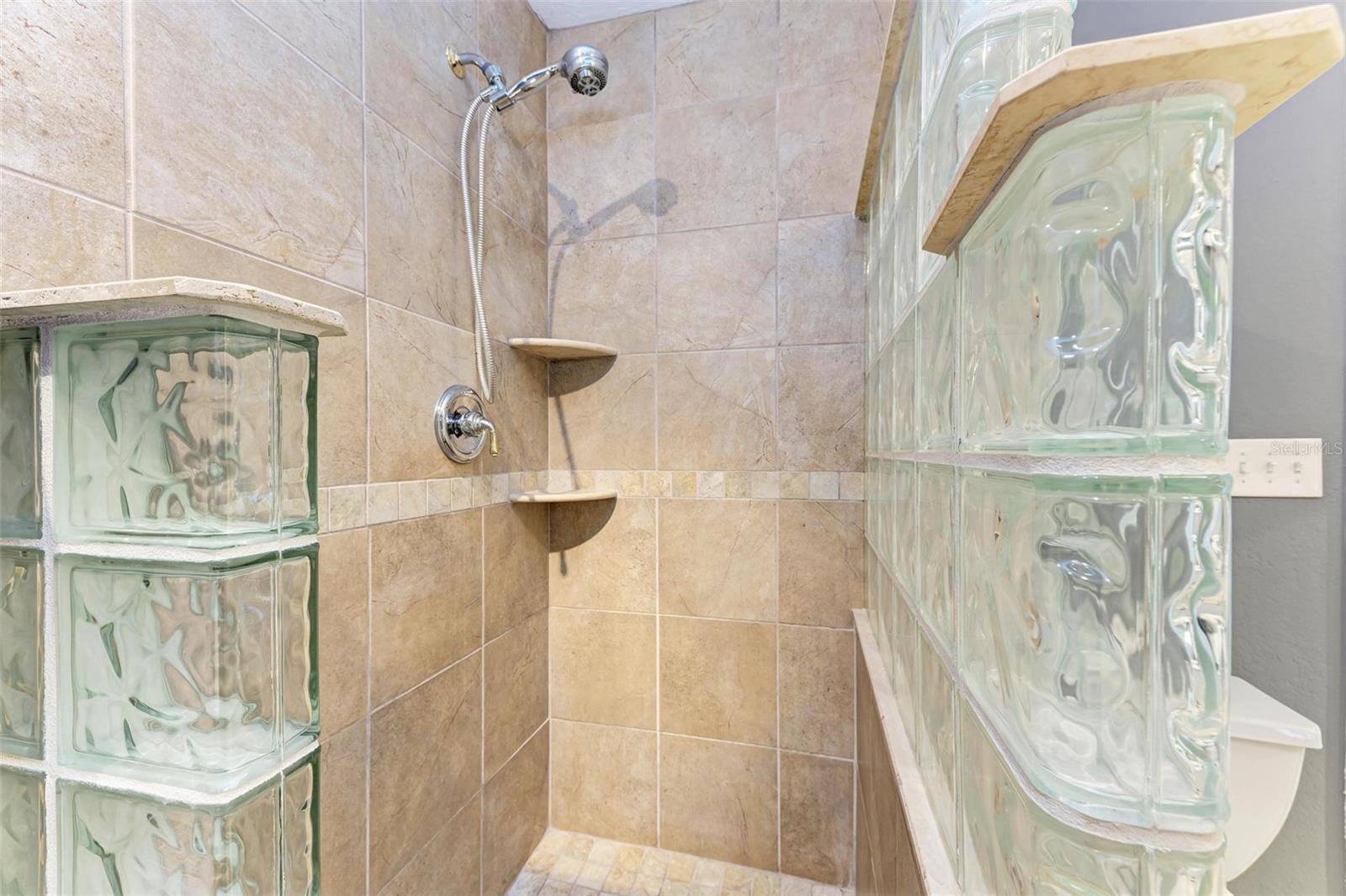 Image 24 of 43 For 6715 12th Avenue Nw