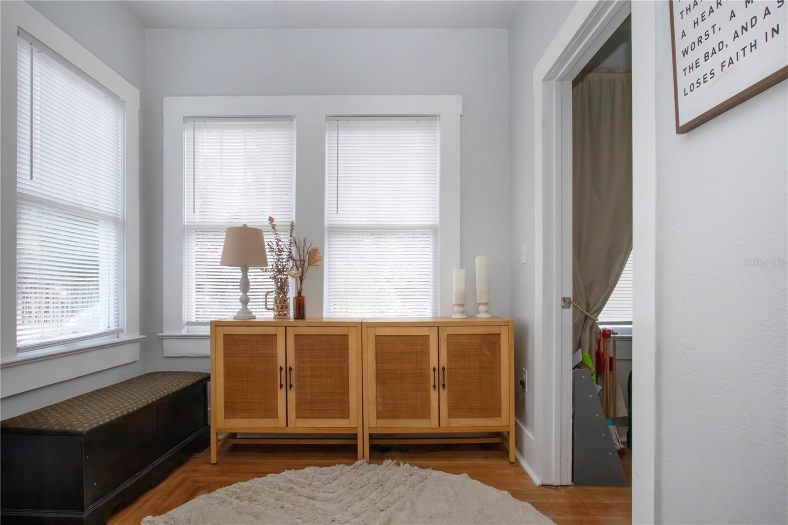 Image 17 of 58 For 1517 5th Street W