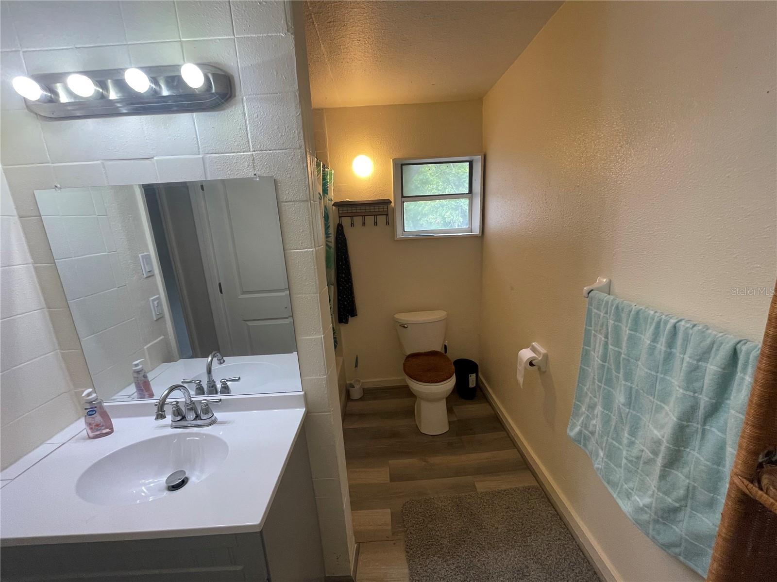 Image 33 of 40 For 1824 7th Avenue E