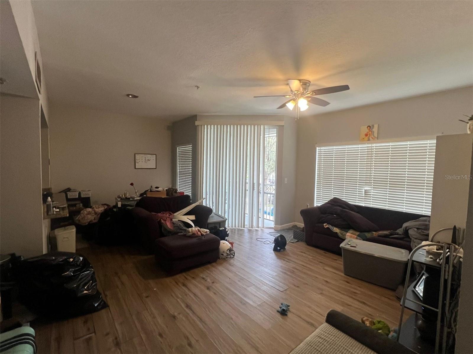 Image 3 of 13 For 2336 Midtown Terrace 922