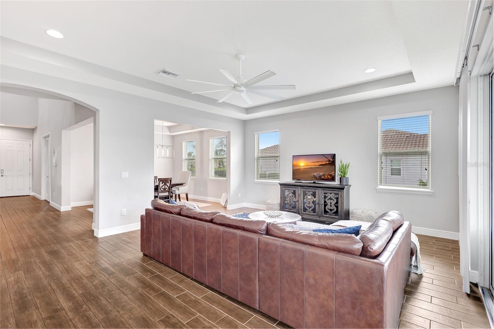 Image 12 of 94 For 16615 7th Avenue E
