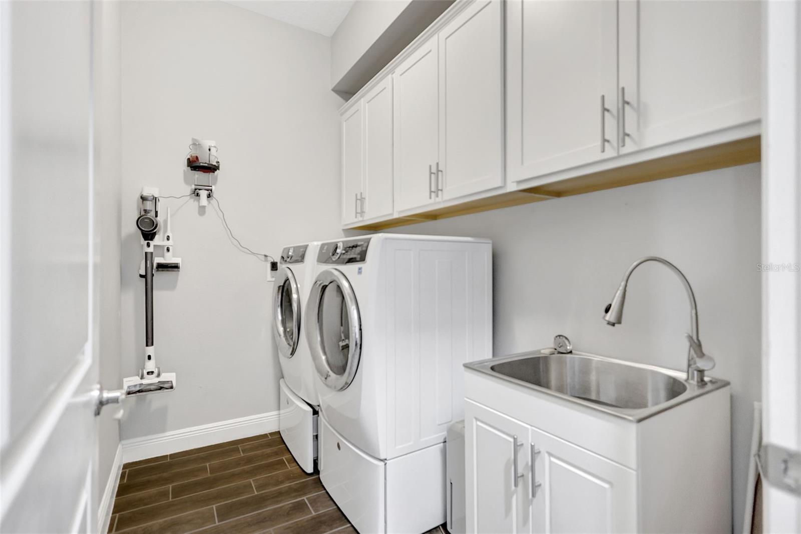 Image 37 of 94 For 16615 7th Avenue E