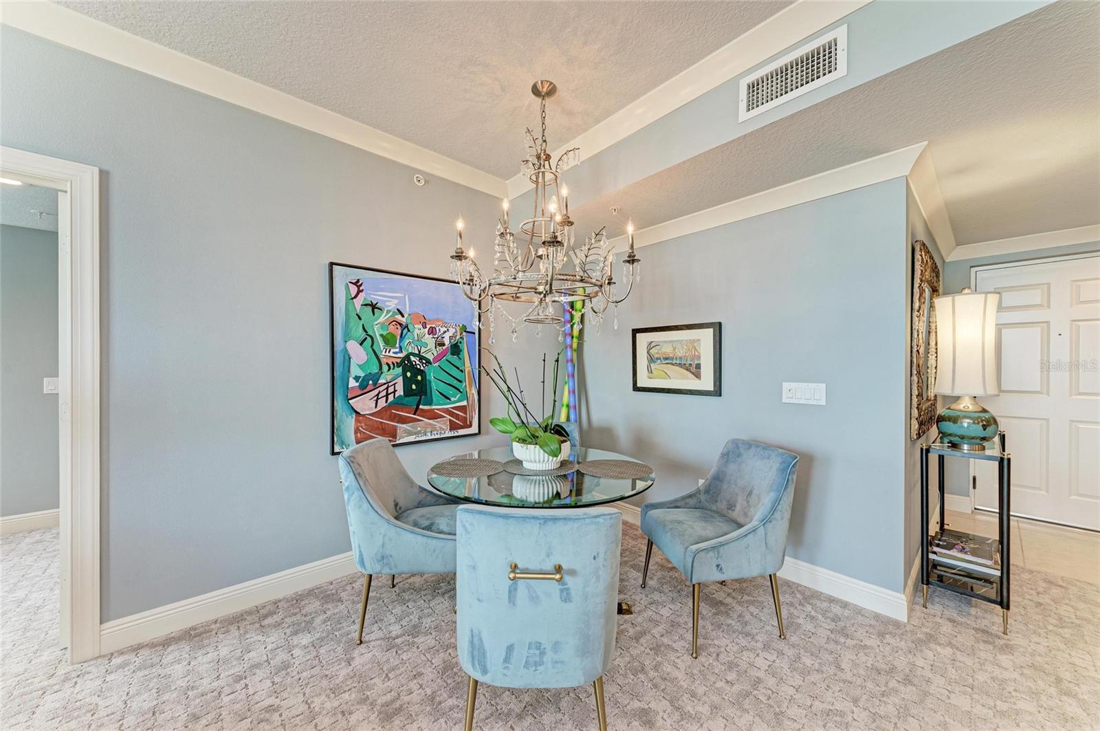 Image 16 of 61 For 800 N Tamiami Trl  1010