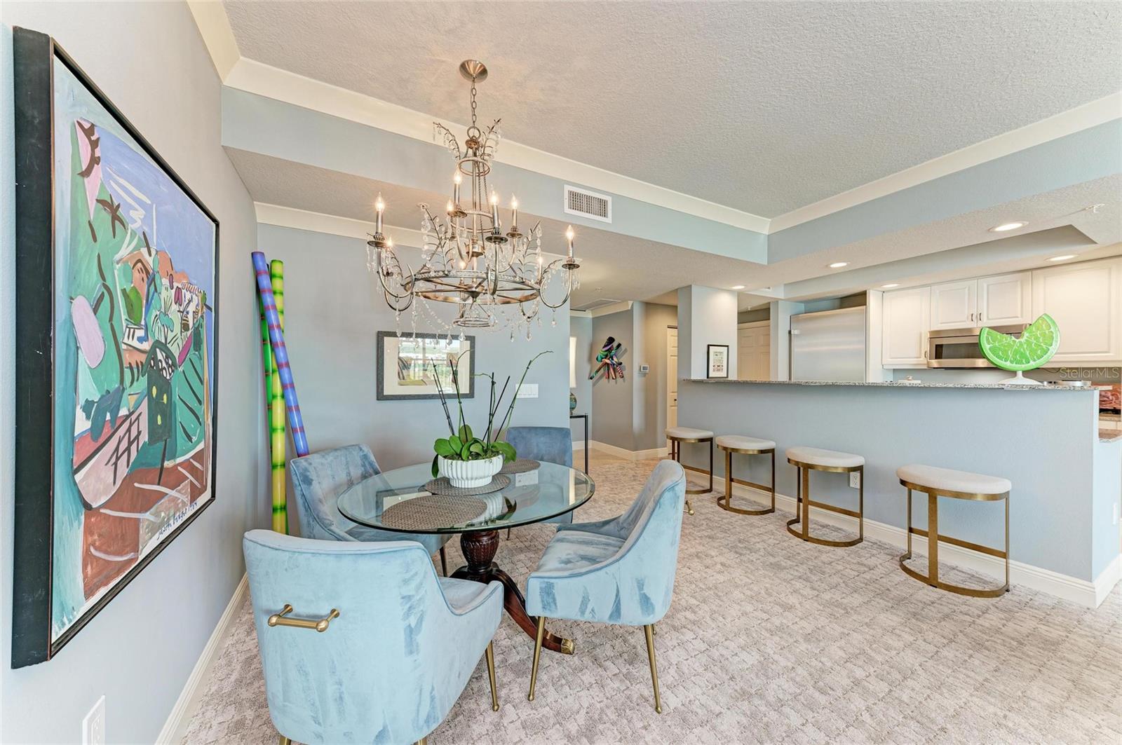 Image 17 of 61 For 800 N Tamiami Trl  1010