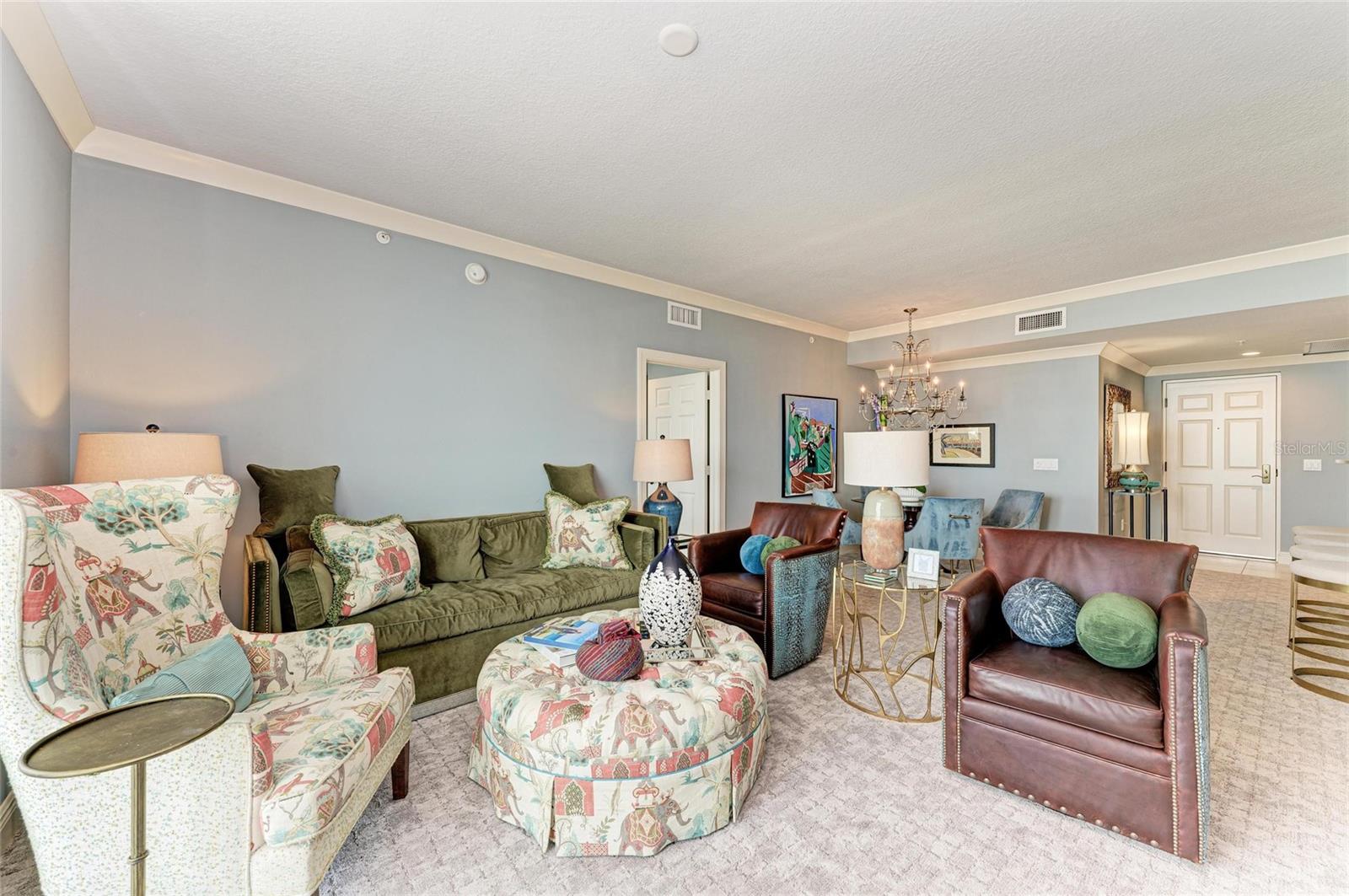 Image 20 of 61 For 800 N Tamiami Trl  1010