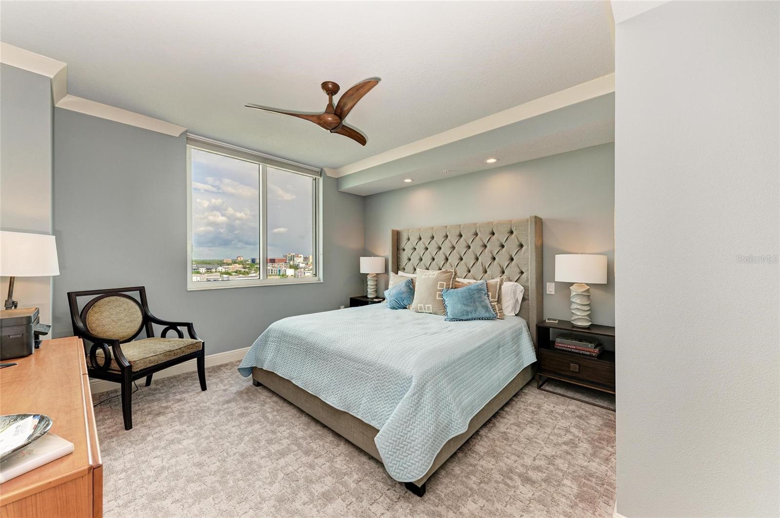 Image 29 of 61 For 800 N Tamiami Trl  1010
