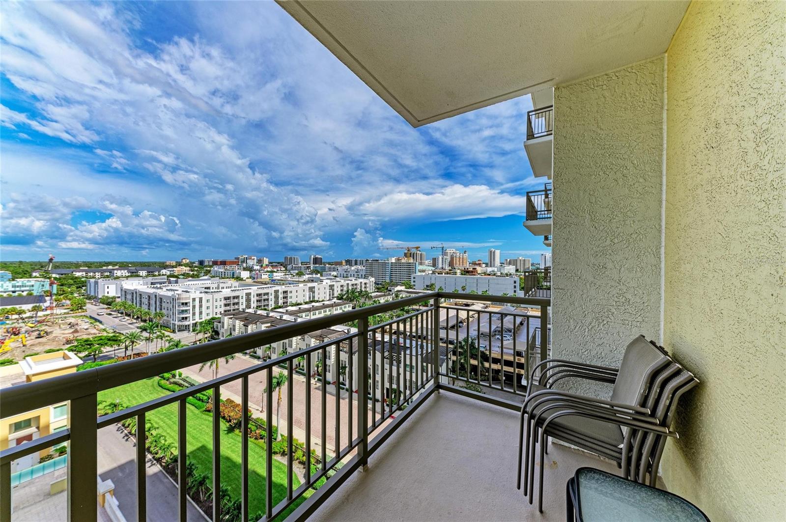 Image 39 of 61 For 800 N Tamiami Trl  1010