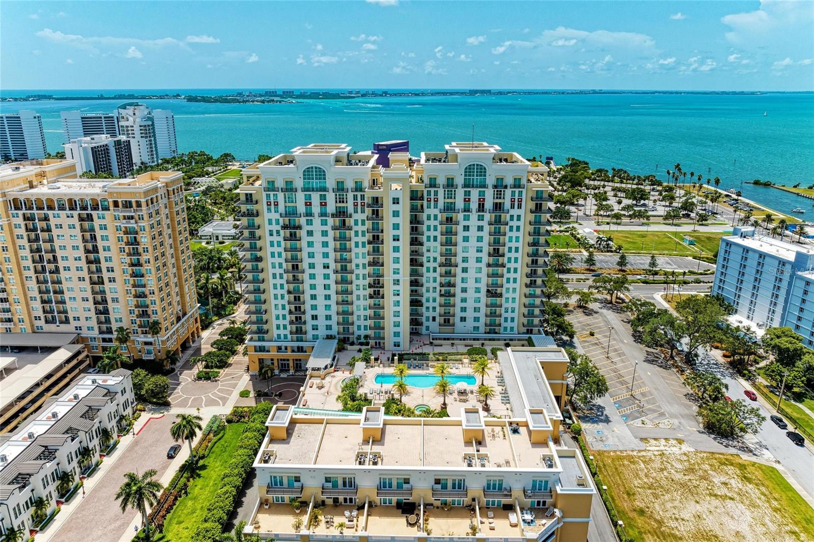 Image 4 of 61 For 800 N Tamiami Trl  1010
