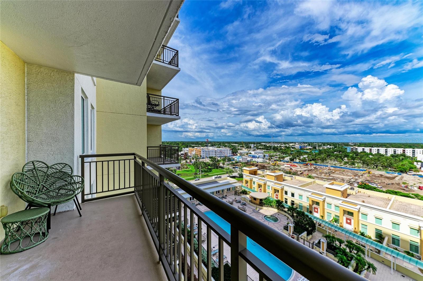Image 40 of 61 For 800 N Tamiami Trl  1010