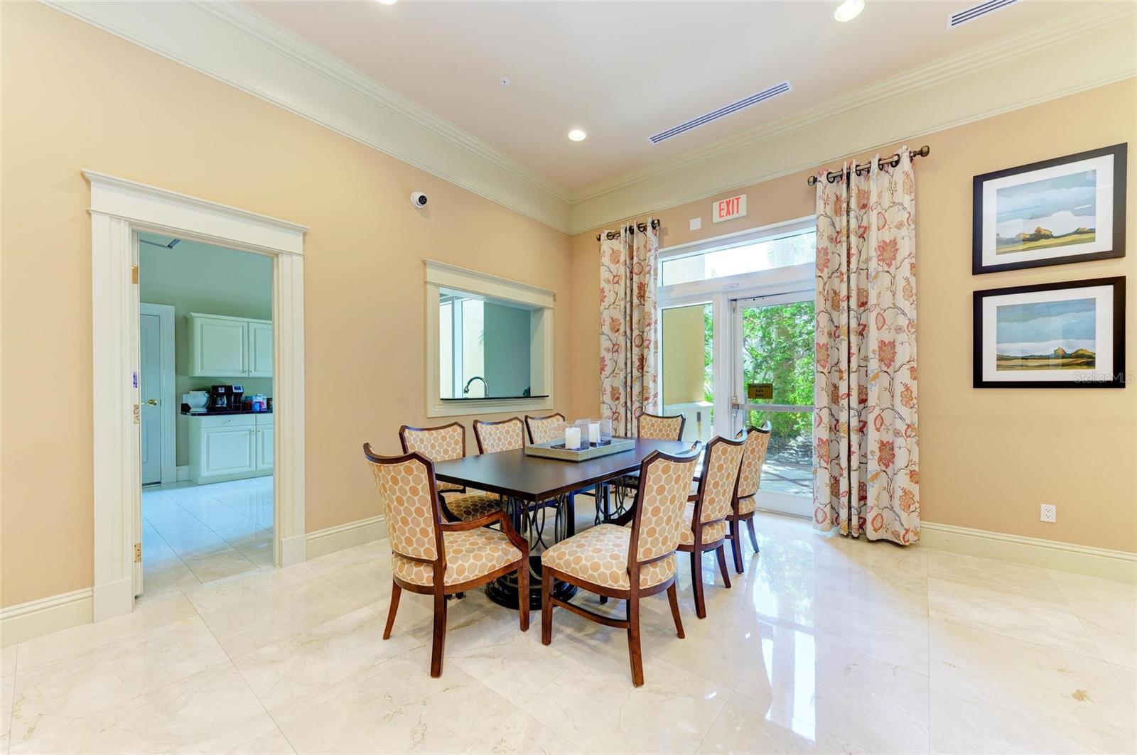 Image 49 of 61 For 800 N Tamiami Trl  1010