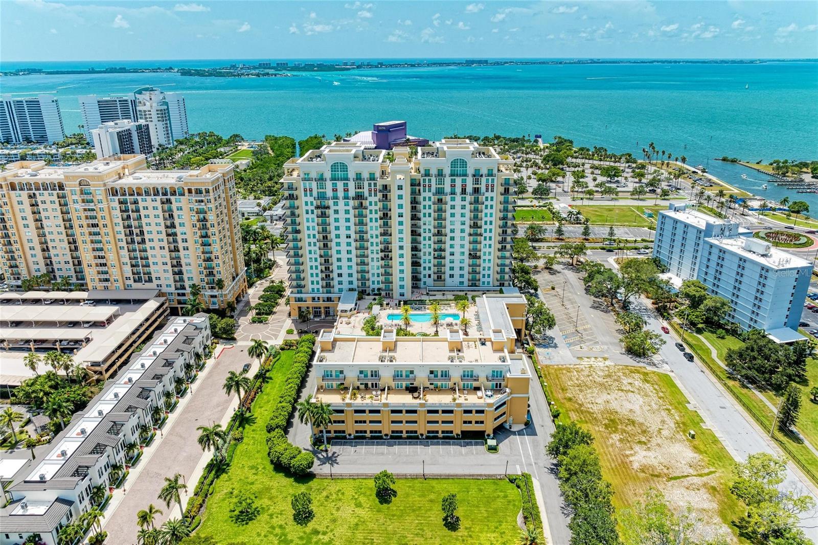 Image 5 of 61 For 800 N Tamiami Trl  1010