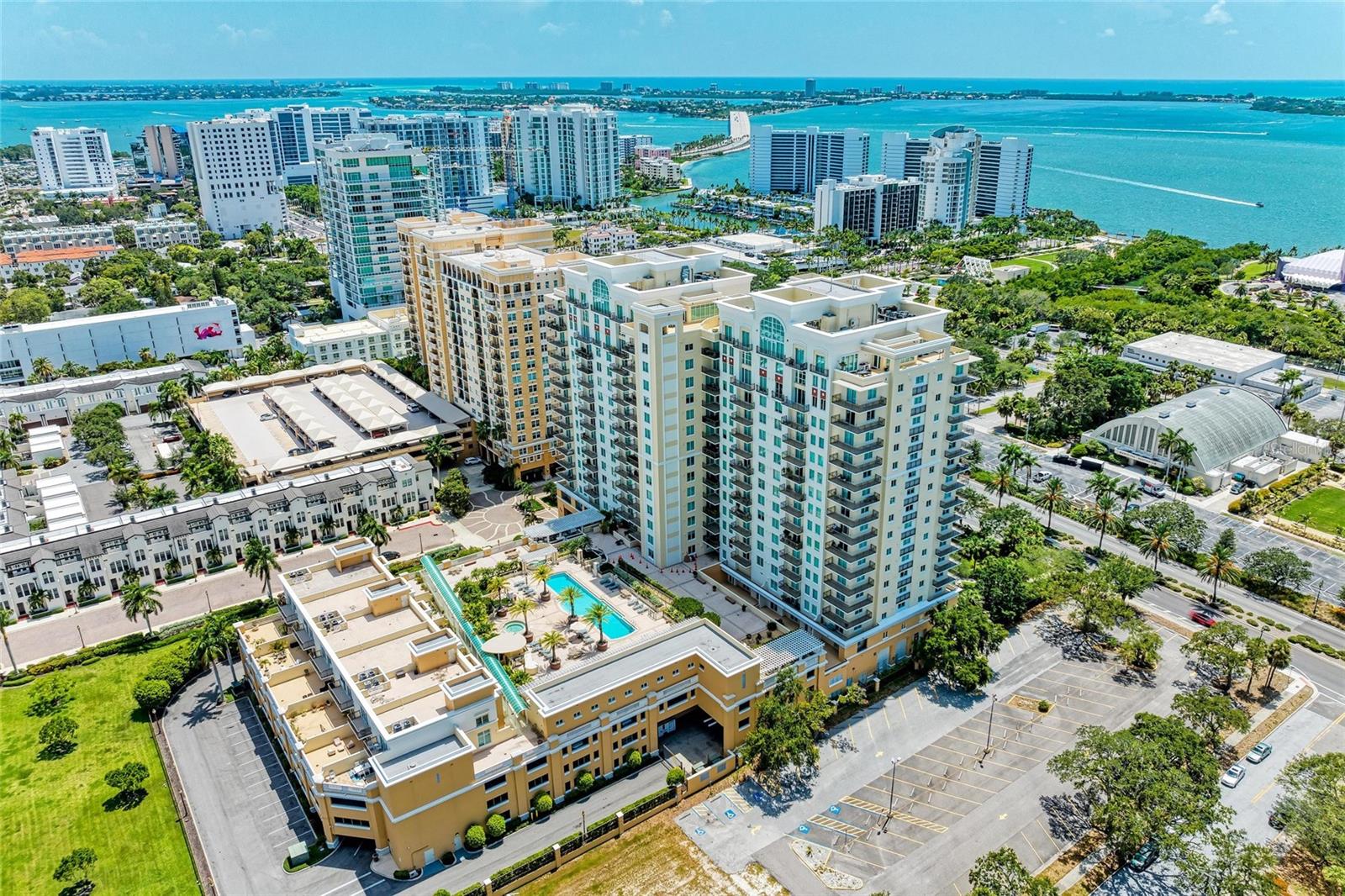 Image 6 of 61 For 800 N Tamiami Trl  1010