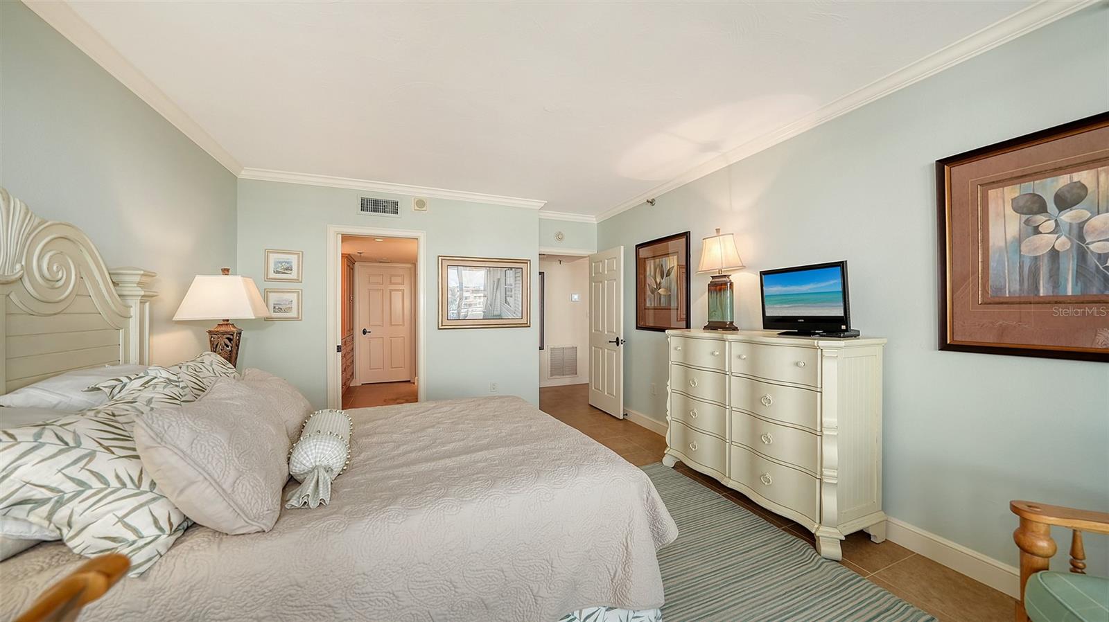 Image 35 of 86 For 1445 Gulf Of Mexico Drive 404