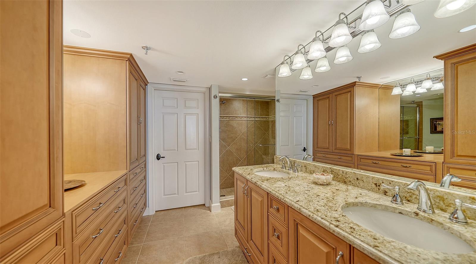 Image 37 of 86 For 1445 Gulf Of Mexico Drive 404