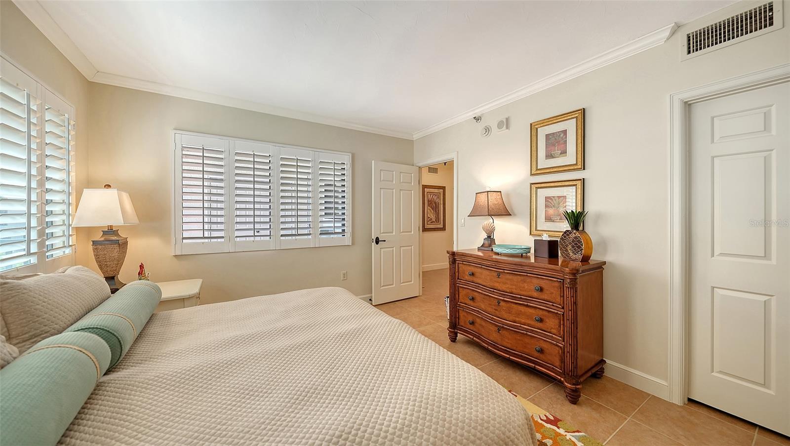 Image 42 of 86 For 1445 Gulf Of Mexico Drive 404
