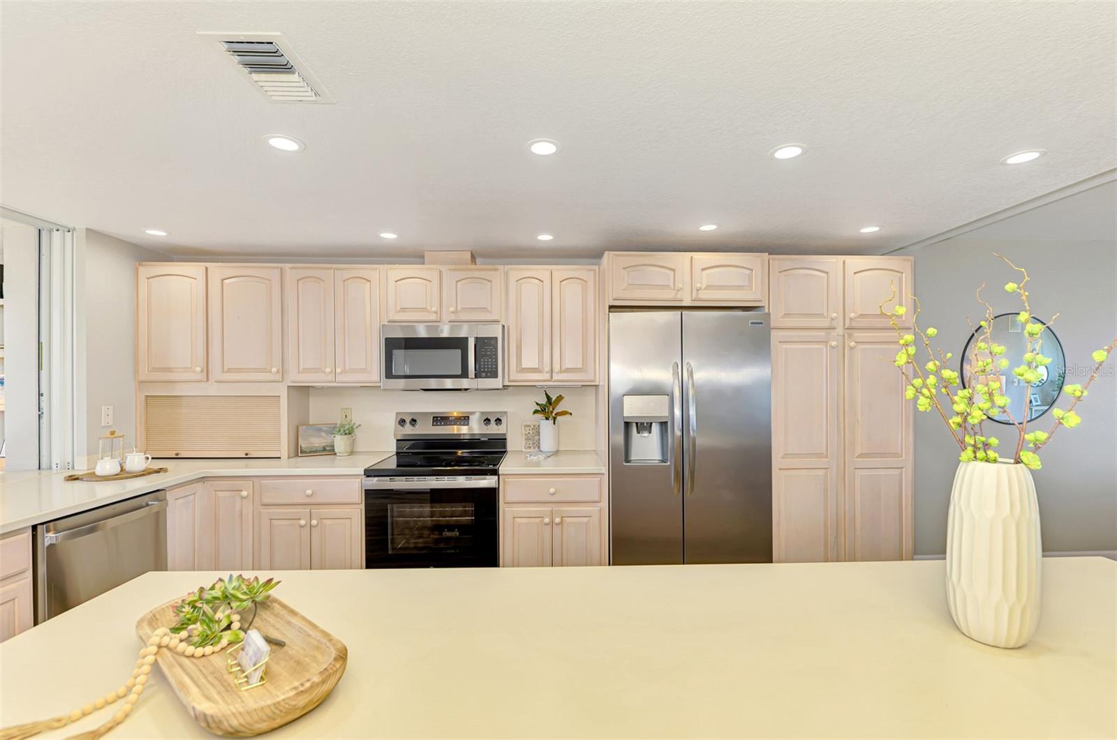 Image 34 of 94 For 6500 Flotilla Drive 102