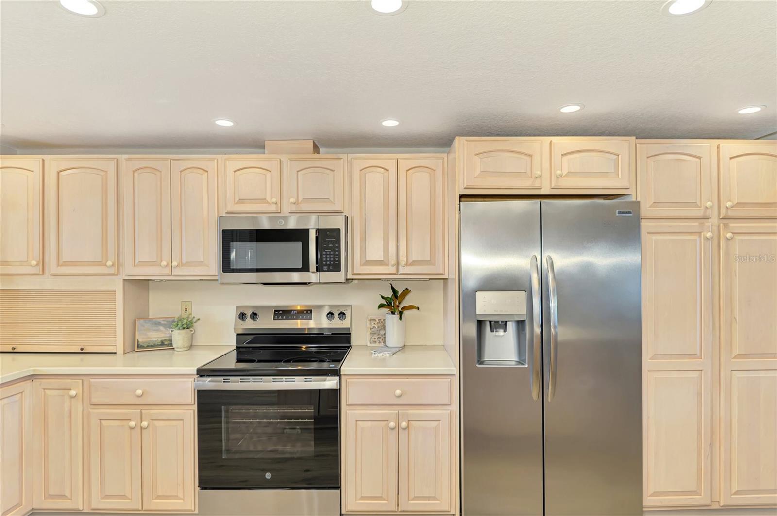 Image 35 of 94 For 6500 Flotilla Drive 102