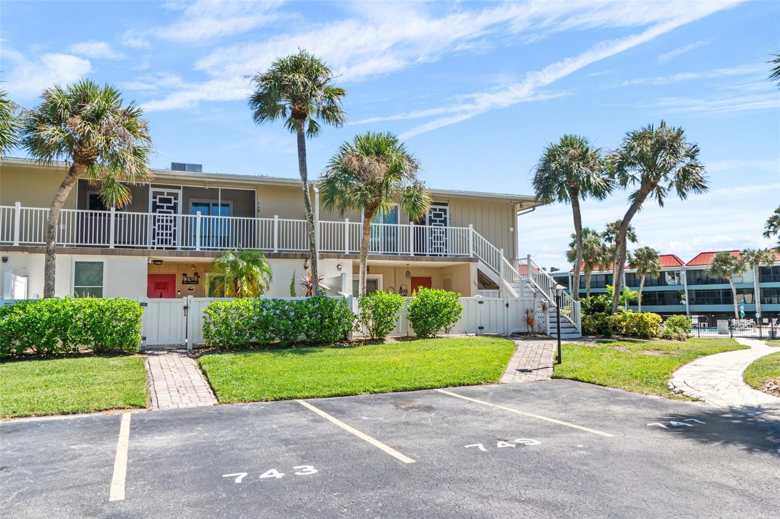 Image 29 of 33 For 749 Manatee Avenue