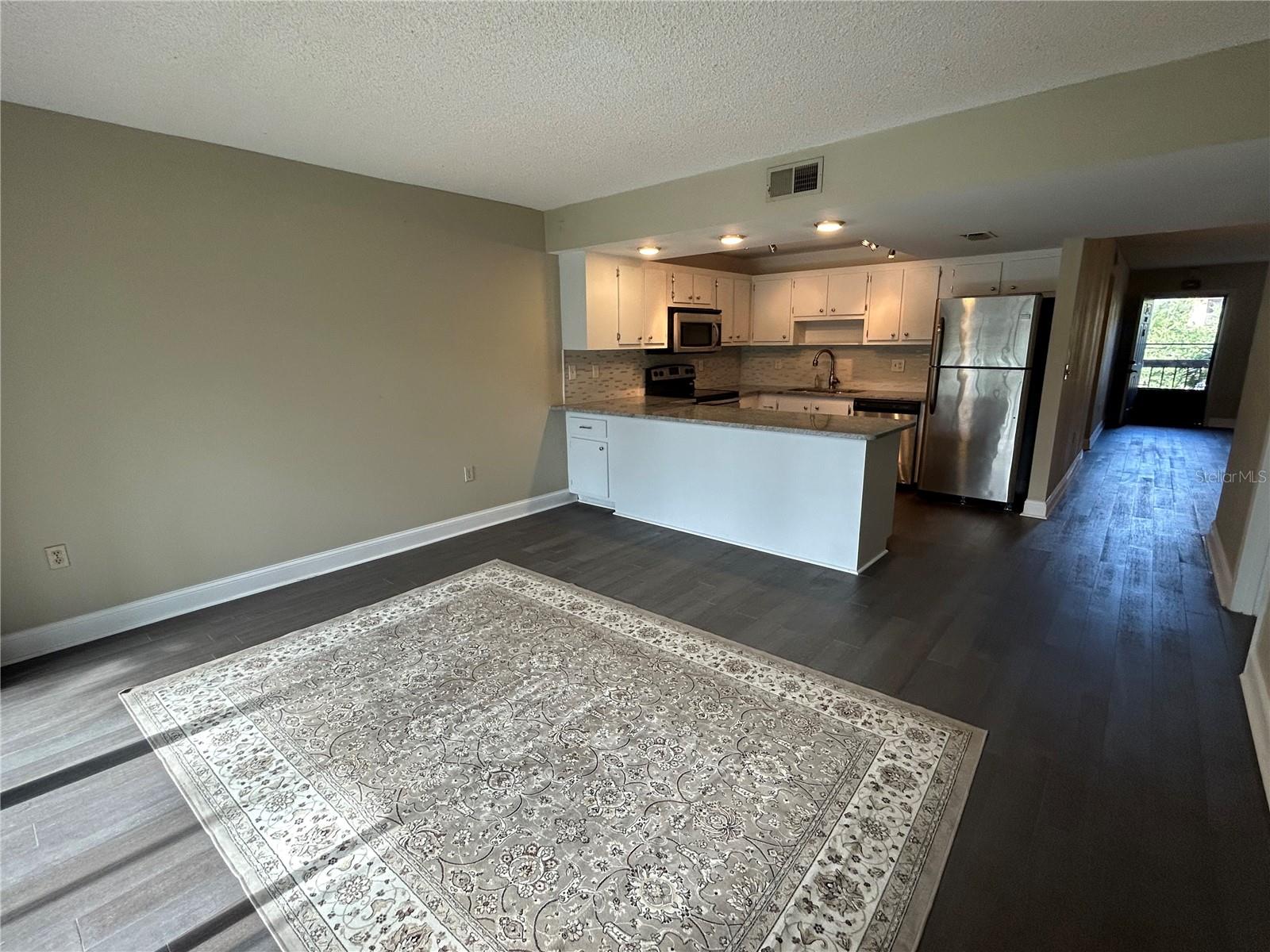 Image 11 of 23 For 425 30th Avenue W C212