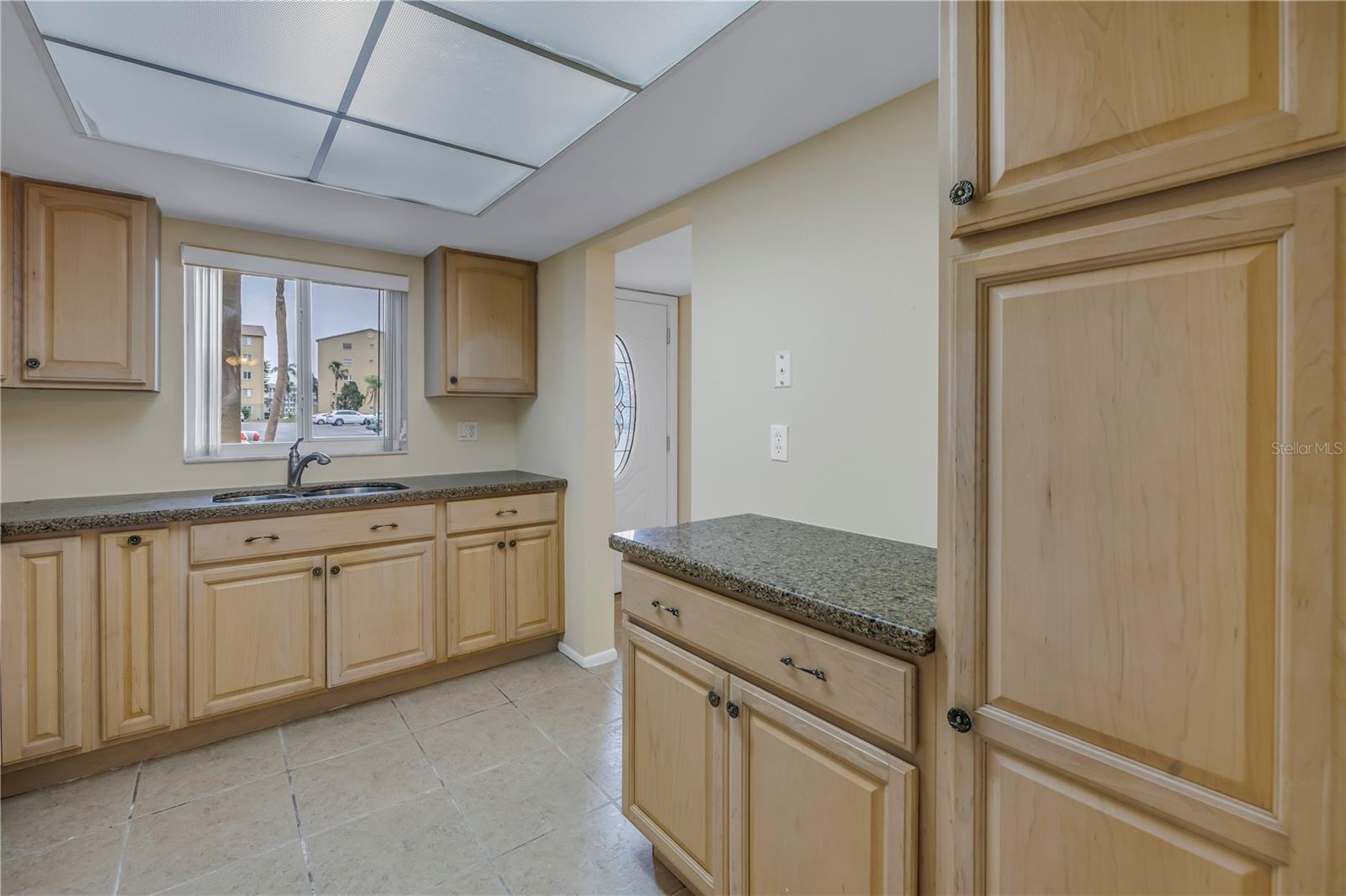 Image 10 of 40 For 3500 Lake Bayshore Drive K101