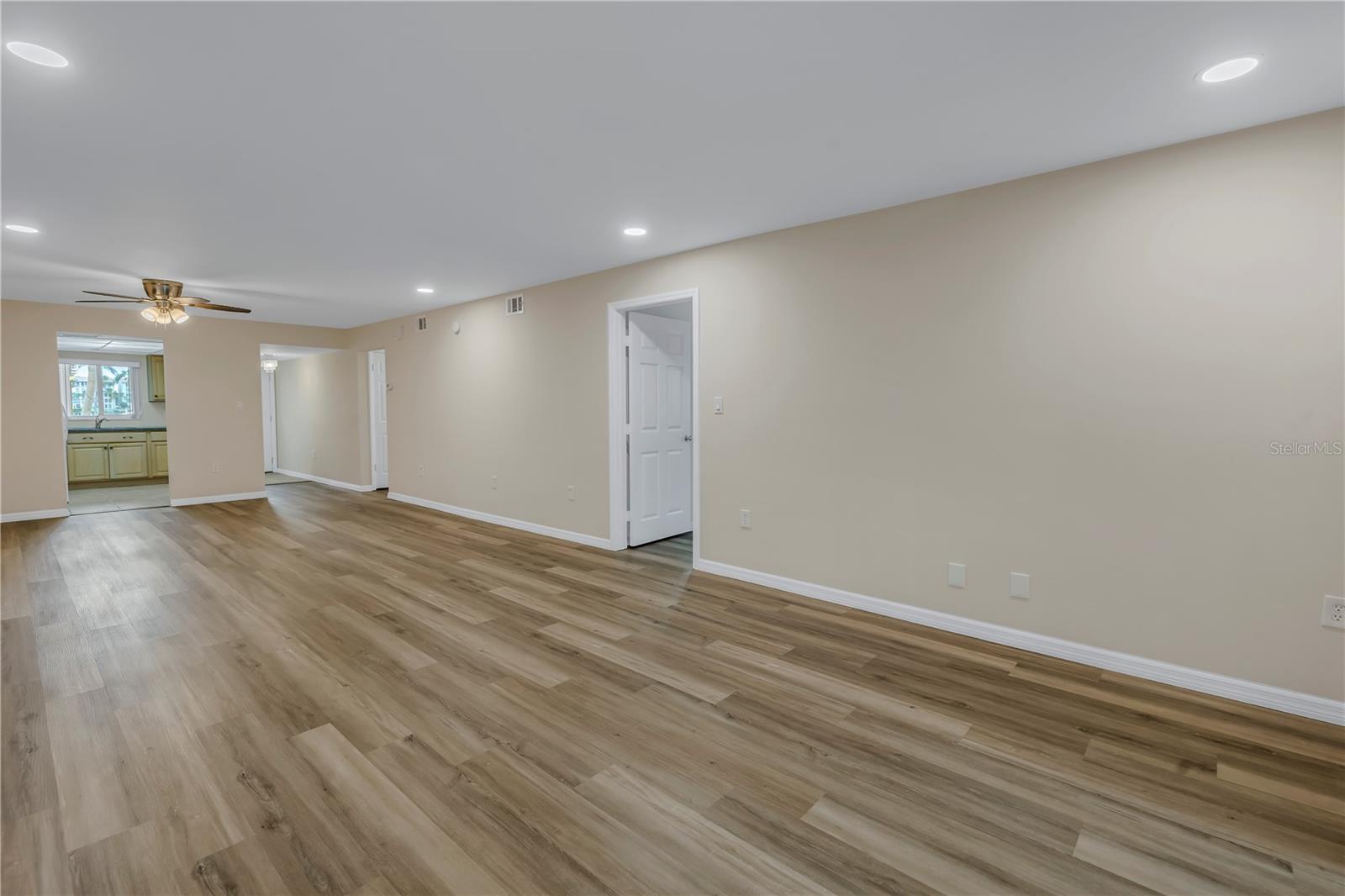 Image 18 of 40 For 3500 Lake Bayshore Drive K101