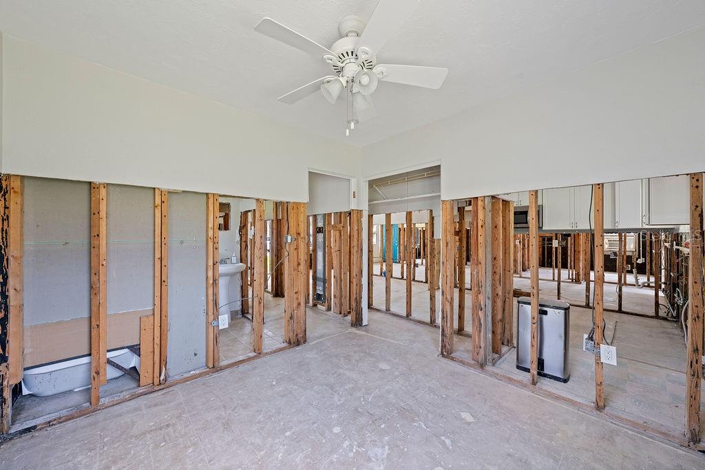 Image 23 of 50 For 14050 Miramar Avenue
