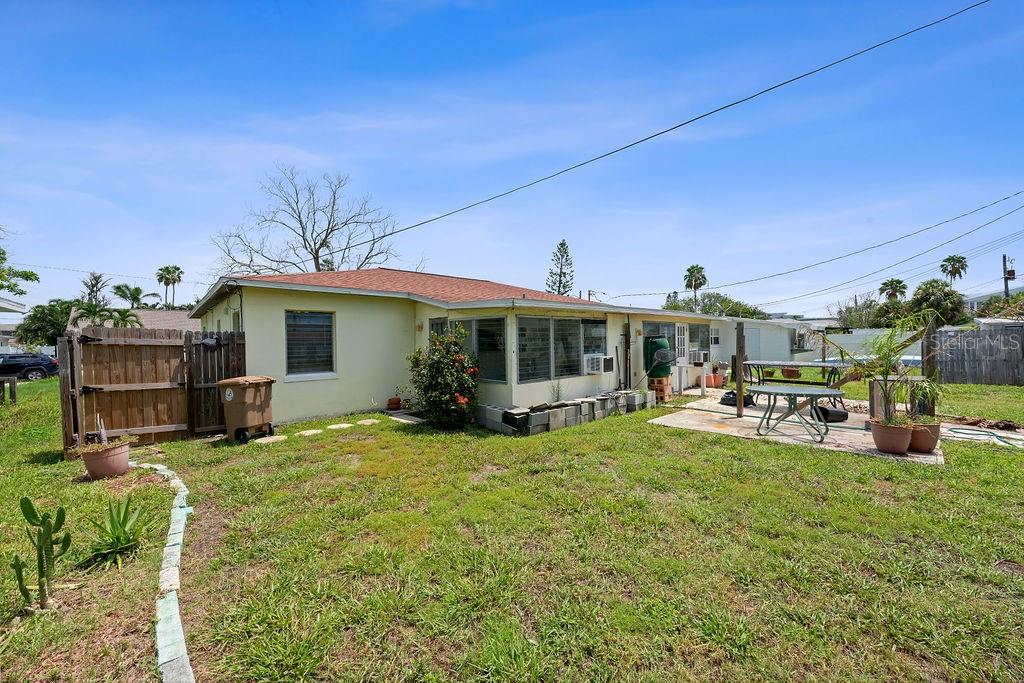 Image 27 of 50 For 14050 Miramar Avenue