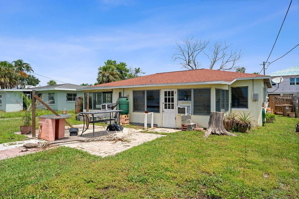Image 28 of 50 For 14050 Miramar Avenue
