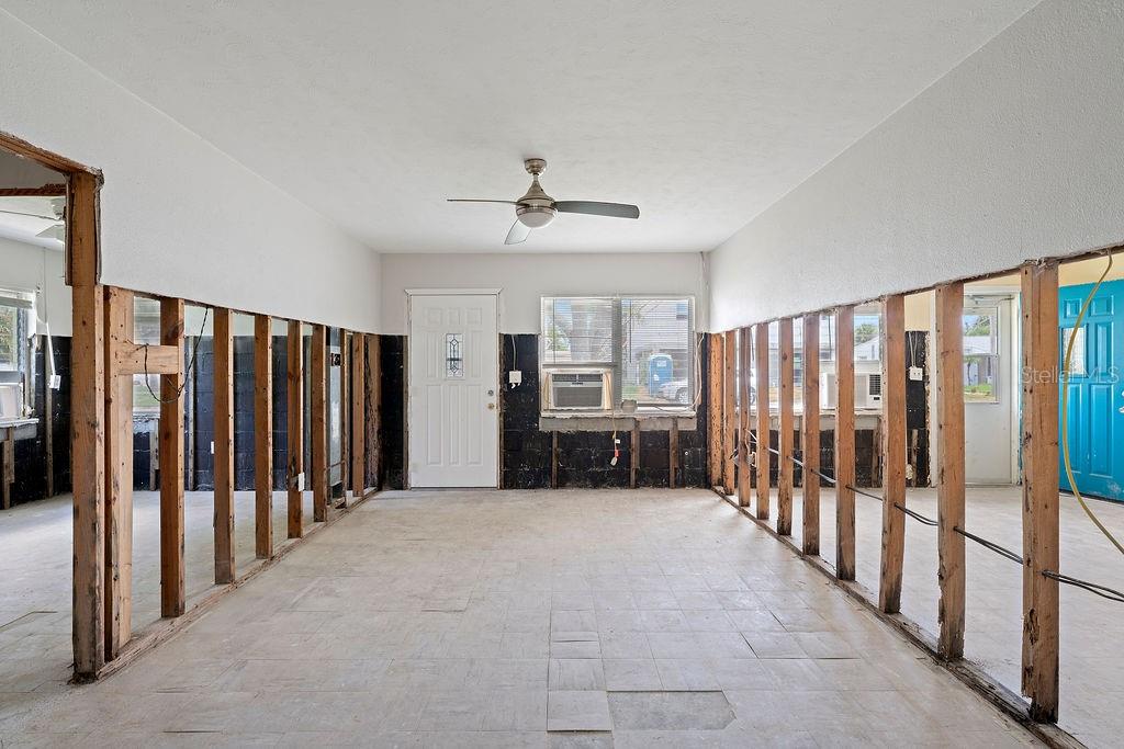 Image 37 of 50 For 14050 Miramar Avenue