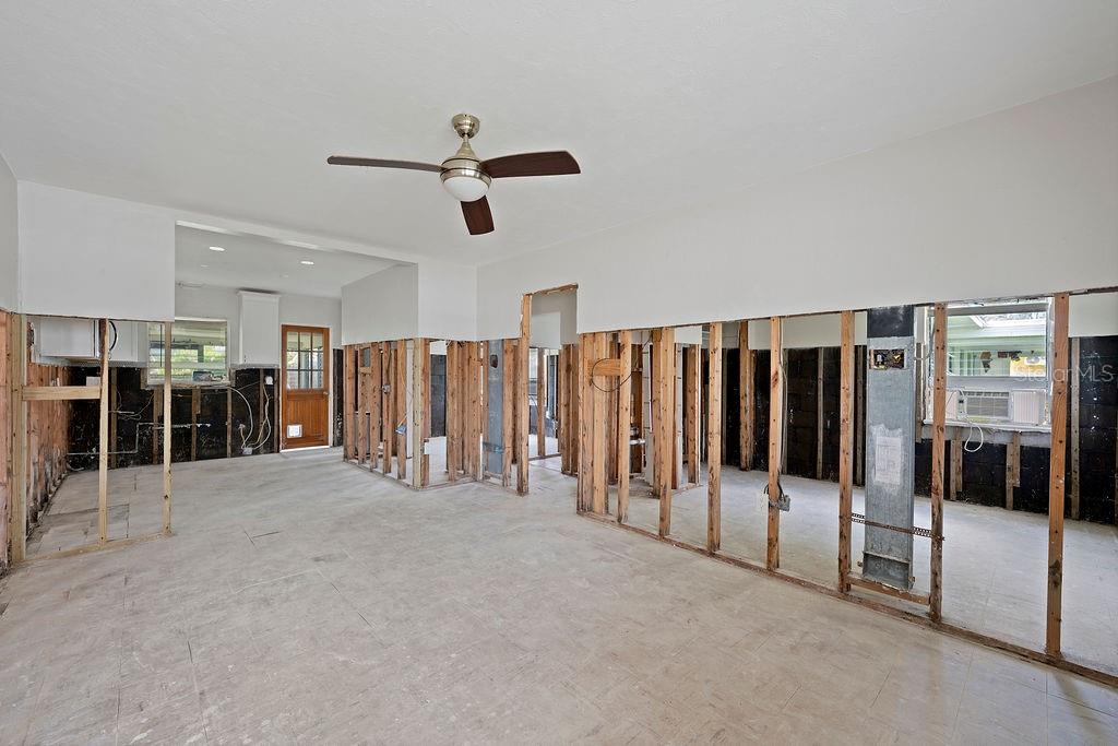Image 38 of 50 For 14050 Miramar Avenue
