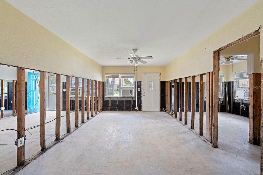 Image 9 of 50 For 14050 Miramar Avenue