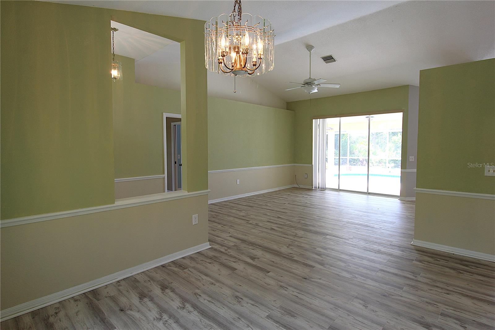 Image 10 of 25 For 9421 Fruitland Avenue
