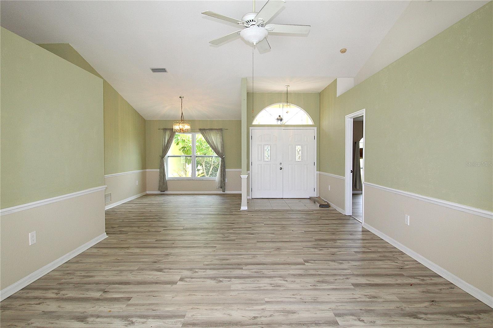 Image 11 of 25 For 9421 Fruitland Avenue