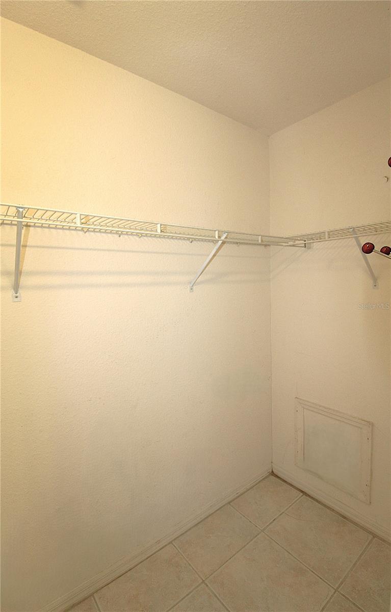 Image 17 of 25 For 9421 Fruitland Avenue